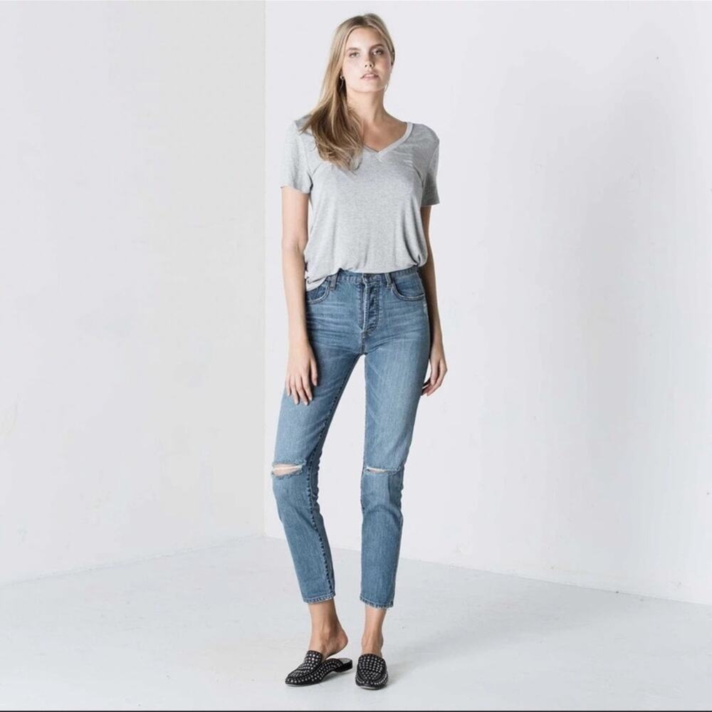 DSTLD | High Waisted Ripped Mom Jeans, Medium Vintage Size 28x30 NWT
